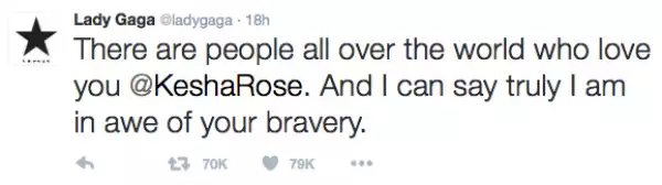 Lady Gaga también se unió a la lista.
