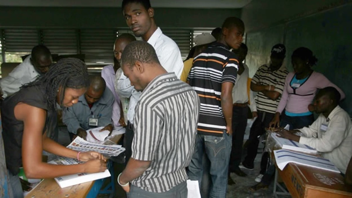 votantes en haiti