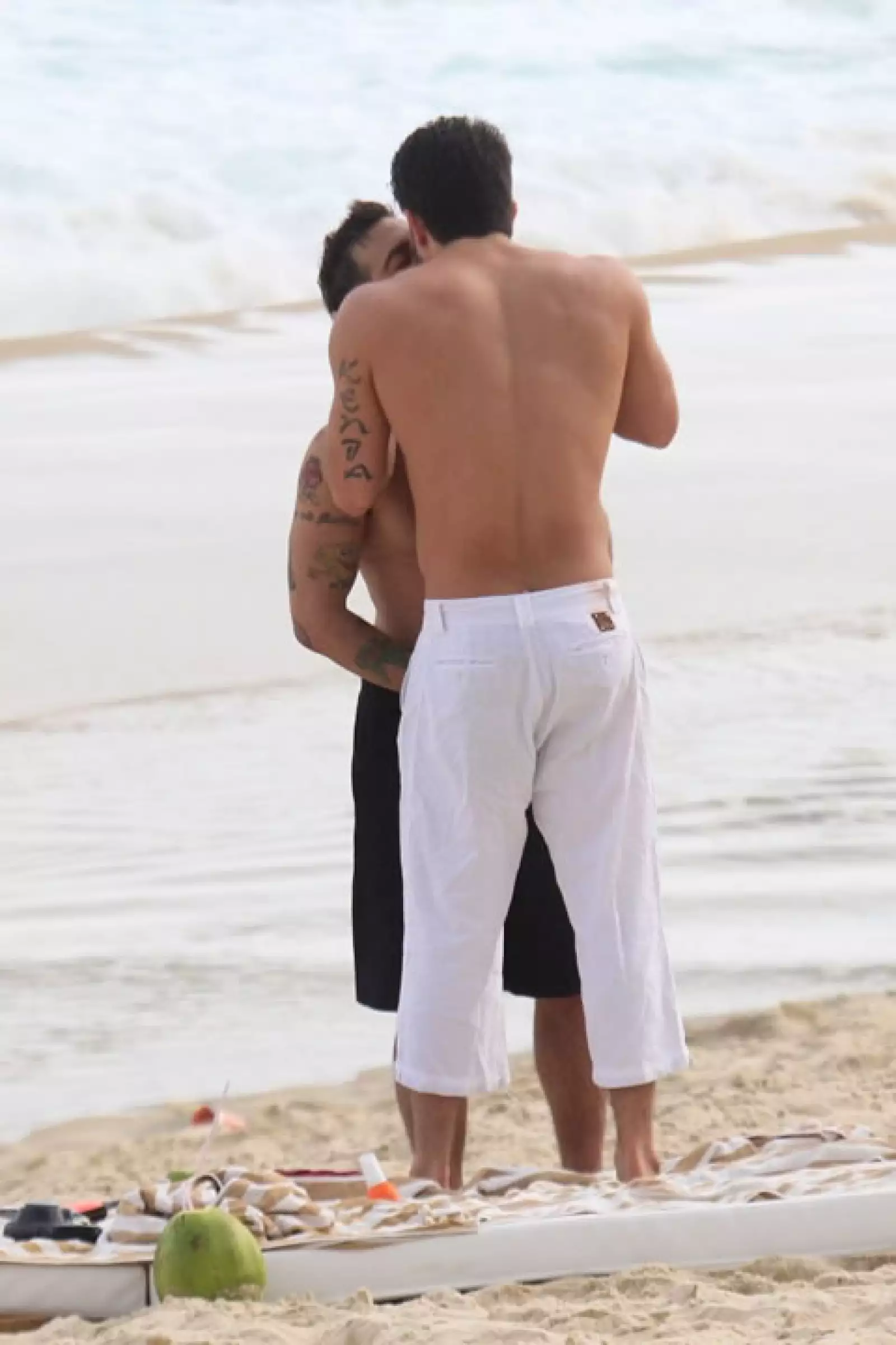 En su mensaje de despedida Harry agradeció a quienes siempre apoyaron la relación entre Marc y él y a quienes no lo hicieron les dijo: `Ahí lo tienen... Mar Jacobs y Harry Louis ya no son pareja´.