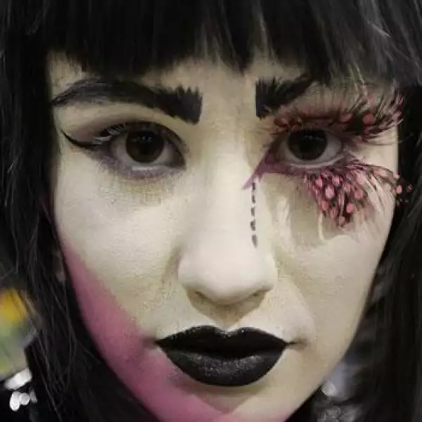 Rowan Weir, disfrazada singularmente en el Comic-Con