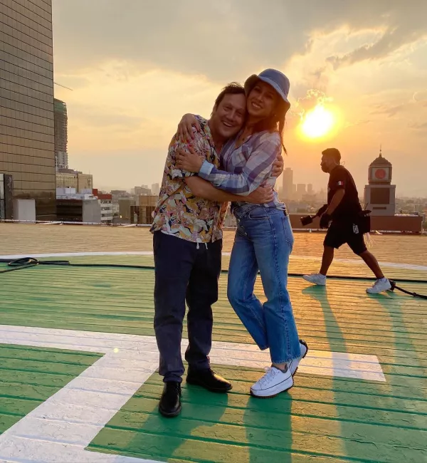 Rob Schneider y su esposa, Patricia Maya