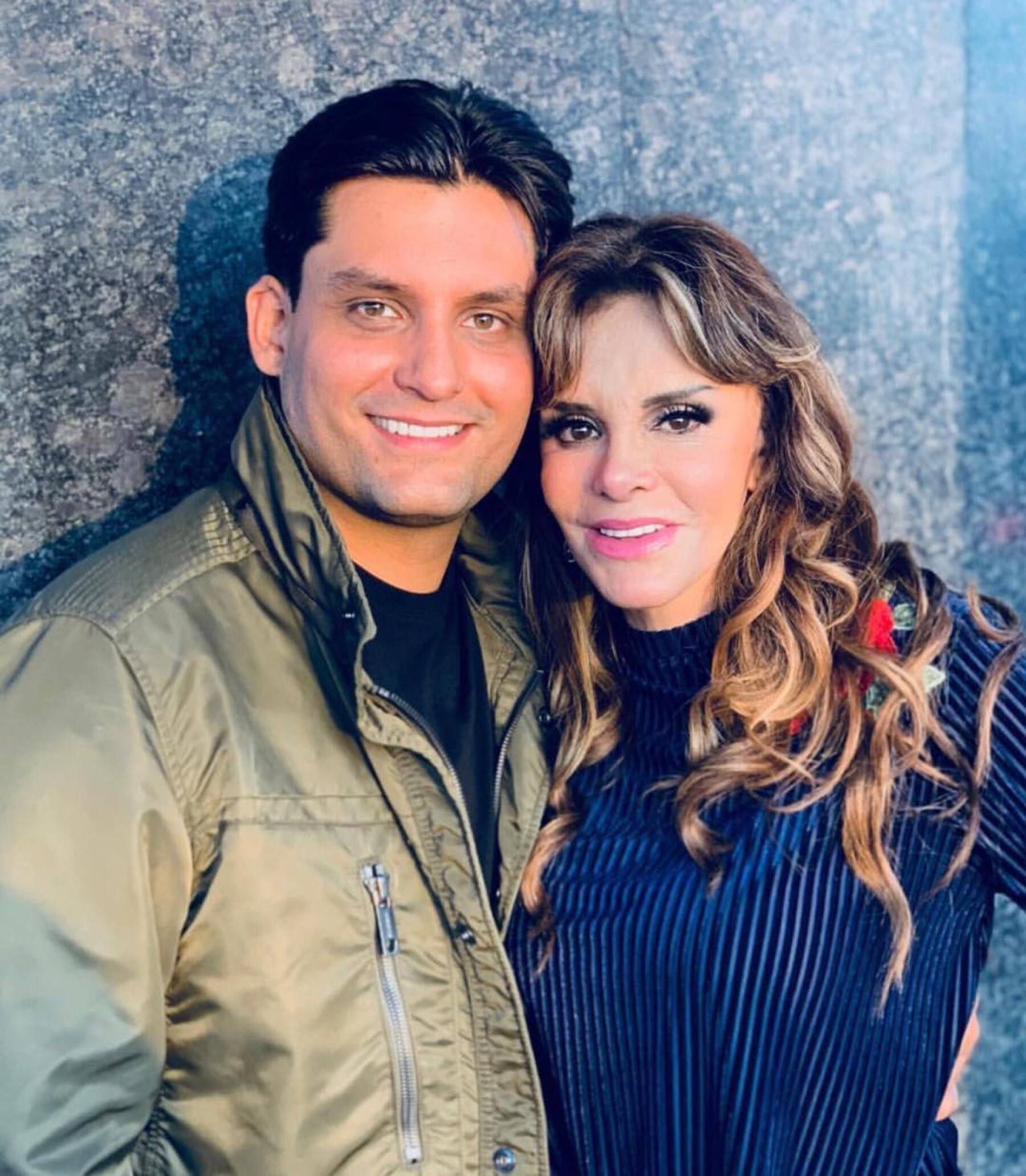Lucia Mendez Se Carcajea Ante El Rumor De Que Luis Miguel Es El Papa De Su Hijo