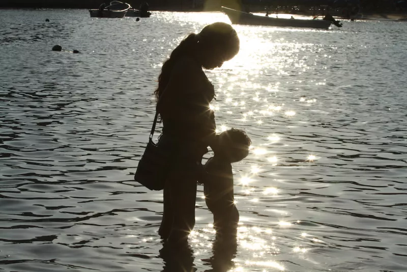 Madre soltera - madre adolescente - madre joven - Día de las Madres