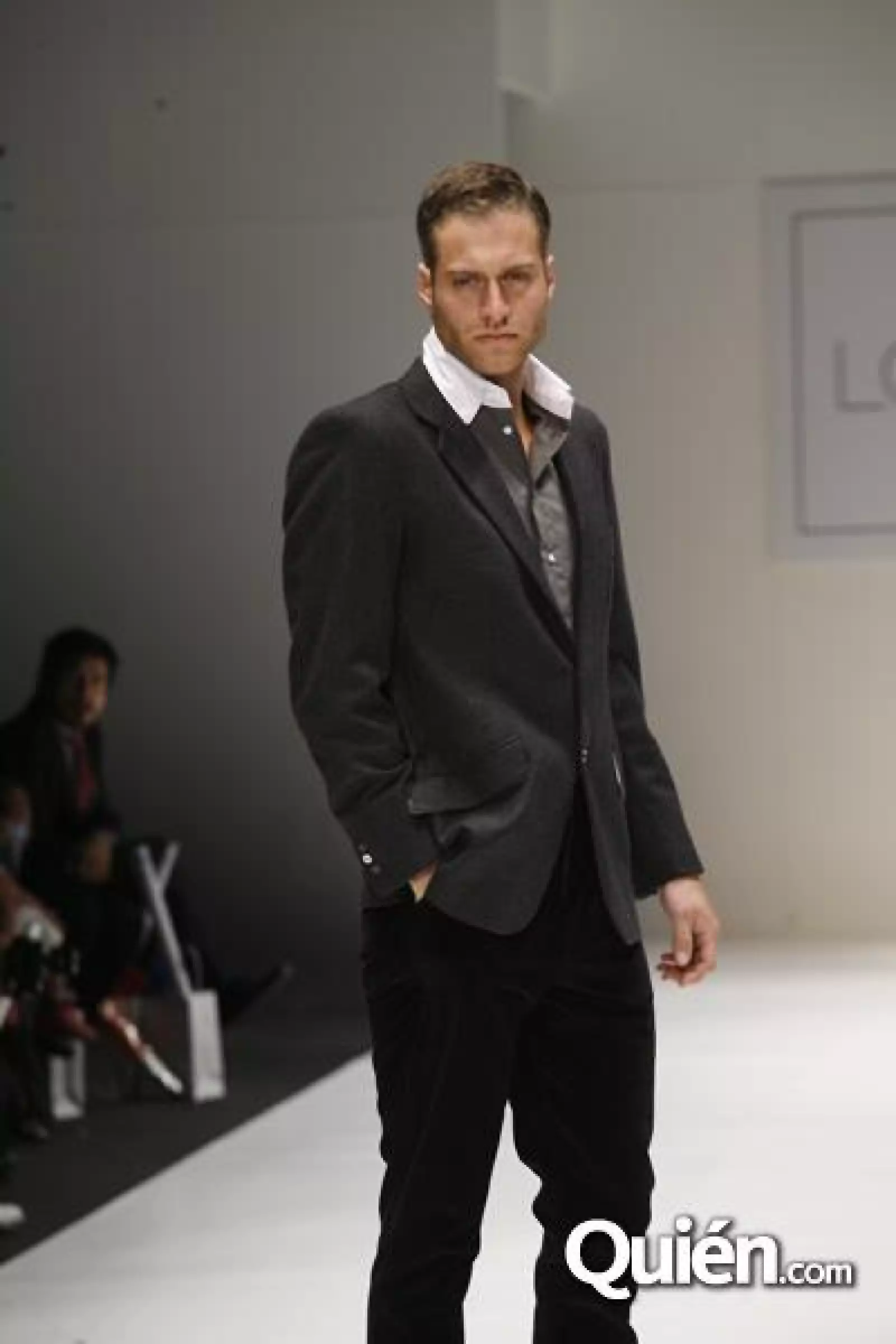 Dfashion Desfile  Love is black