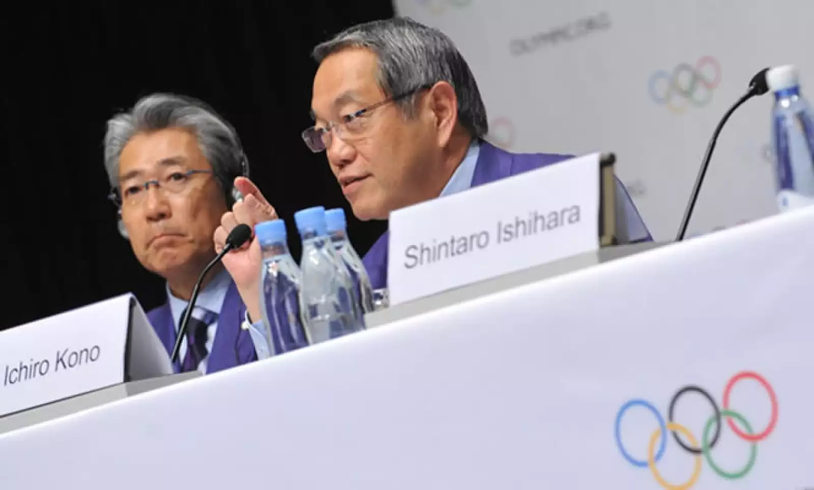 Tokio fue la primera eliminada de la selección de sede olímpica. Aquí, el presidente de la propuesta Ichiro Kono, y Shintaro Ishihara, Gobernador de Tokio.