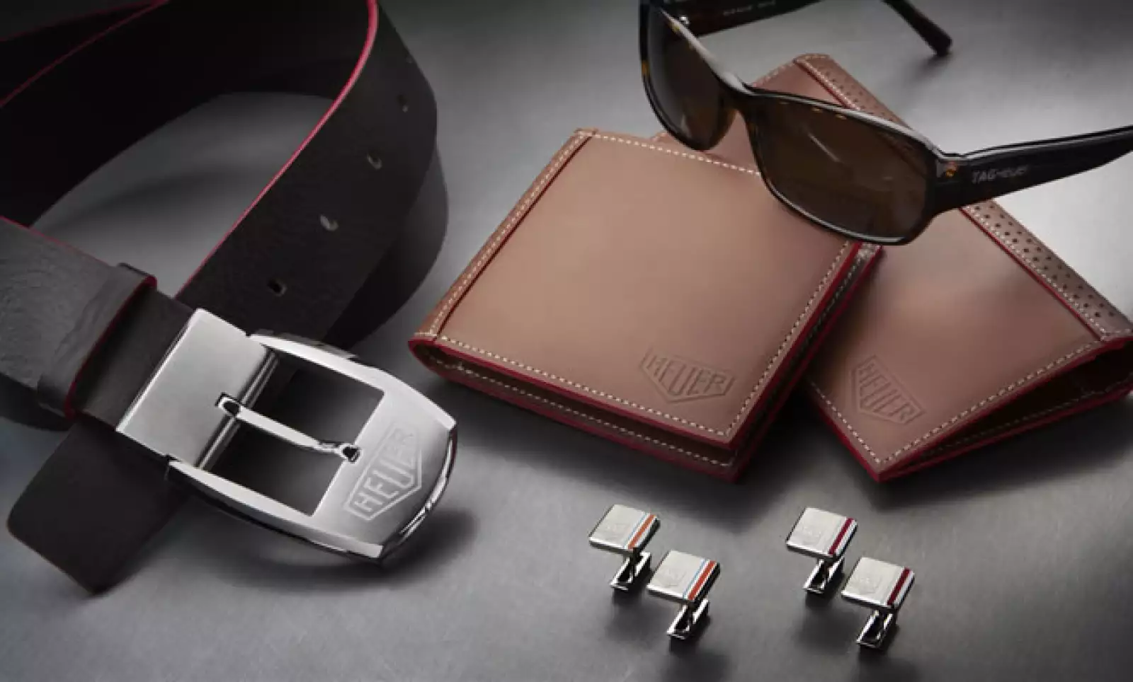 La firma suiza festeja su 150 aniversario con una nueva colección de accesorios. Aquí vemos piezas de la ‘Vintage Collection’, inspirada en Steve McQueen y los pilotos protagonistas de la película de 1970 titulada LeMans.