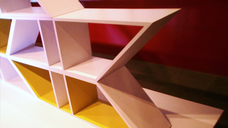 2. Nuup, que significa “acoplar” en lengua maya, es un elemento multifuncional, hecho con MDF, que se adapta a las necesidades del usuario y a la organización del espacio. Diseño: Karla Alicia González palacio.