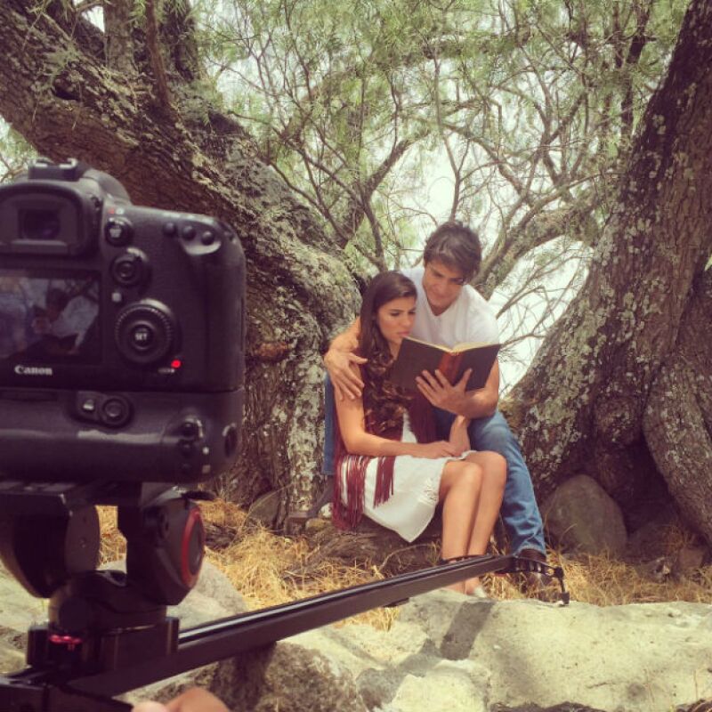 La pareja grabó el video ´Las mejores canciones´.