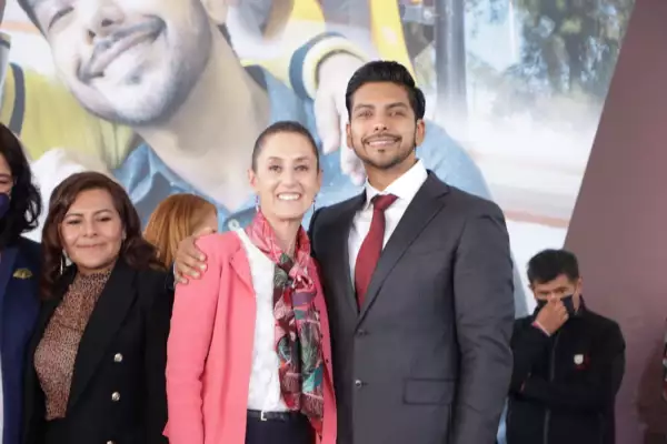 Claudia Sheinbaum con Adolfo Cerqueda, alcalde electo de Neza