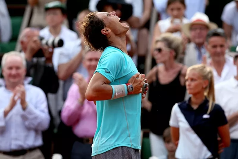 Este domingo el tenista español fue el ganador del Abierto de Francia en la final contra el serbio Novak Djokovic. Es su quinto triunfo consecutivo y el noveno en toda su carrera.
