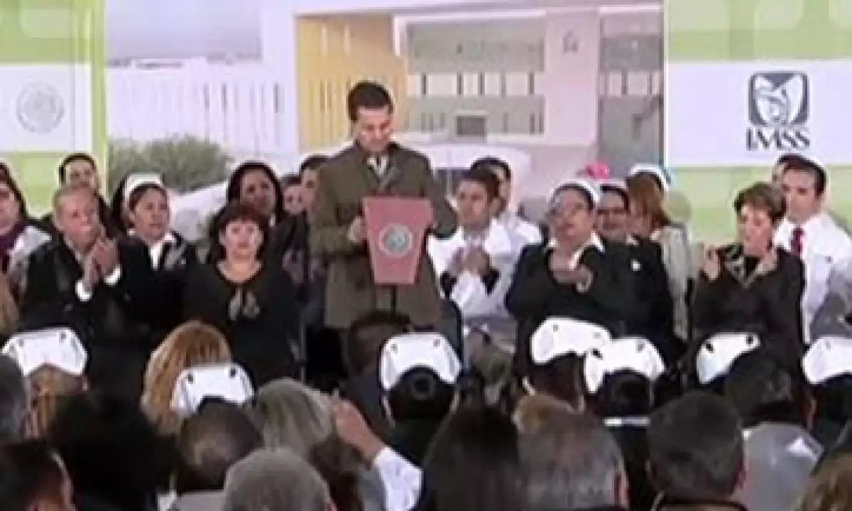 Peña Nieto durante la entrega del Hospital Regional 270 del IMSS.(Foto: Presidencia/Cortesía)