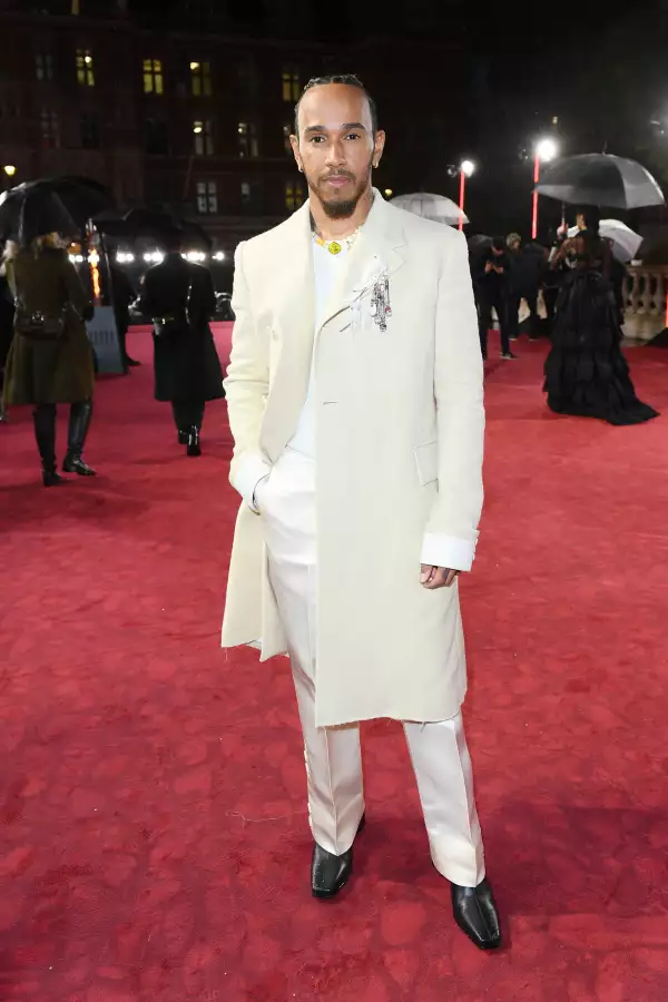 Lewis Hamilton en The Fashion Awards 2023