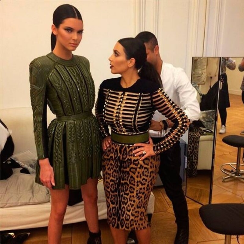 Kendall Jenner publicó esta foto y con humor posteó: Ella mira hacia arriba.