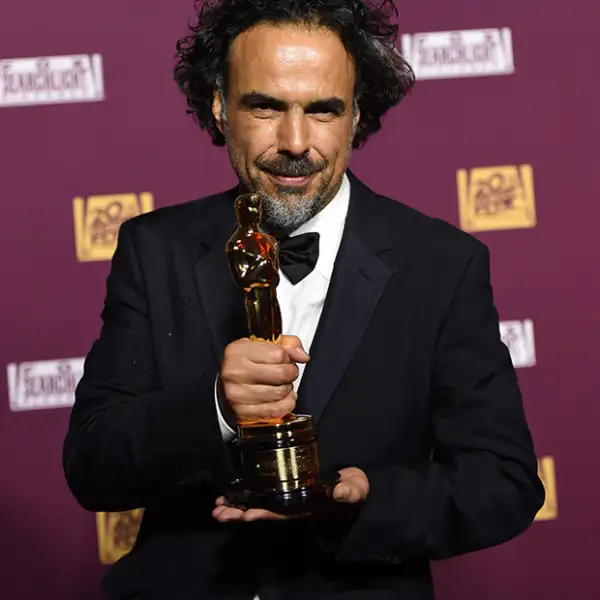 Este año Alejandro González Iñarritú ganó tres premios Oscar por su película Birdman: premio al Mejor director, Mejor guión original y Mejor película.