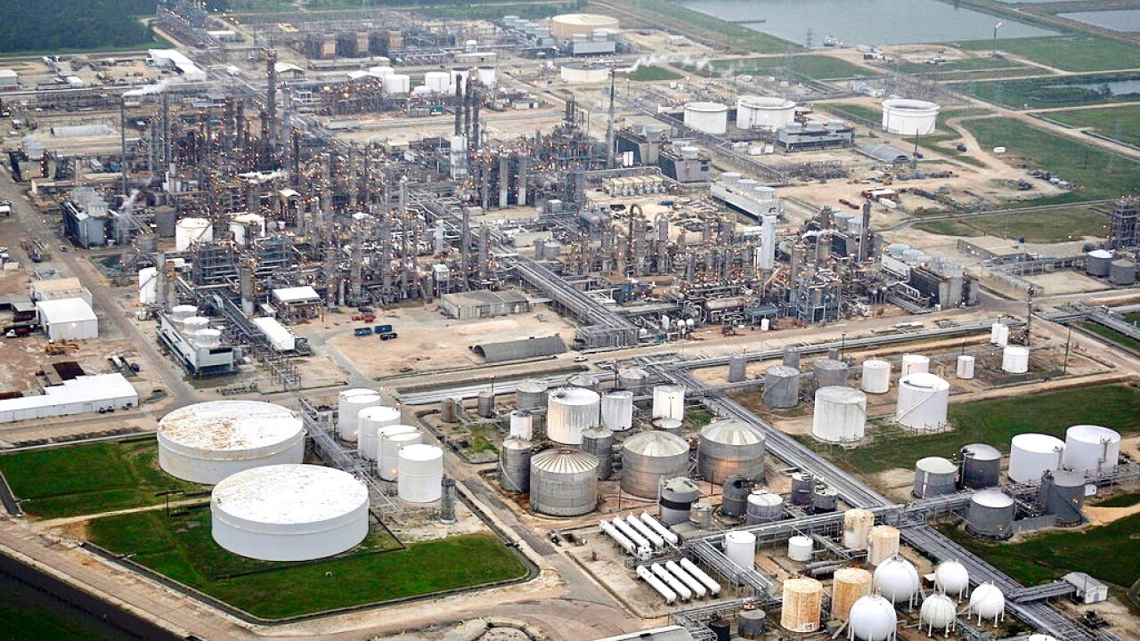 Pemex pierde 10,795 millones de pesos, aunque reduce su deuda financiera y con proveedores