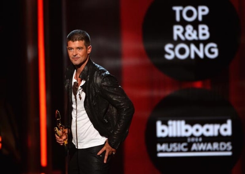 Robin Thicke no quita el dedo del renglón al tratar de recuperar a su esposa, la actriz Paula Patton.