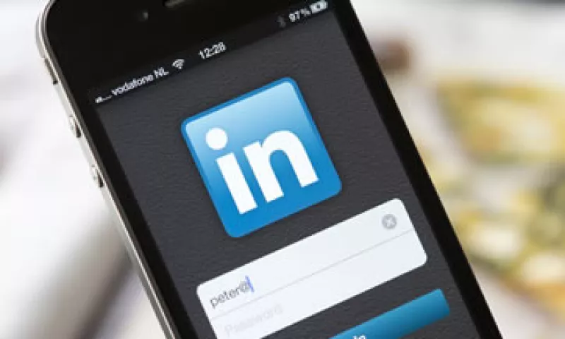 LinkedIn también es acusada de descargar los contactos de sus clientes. (Foto: AFP)