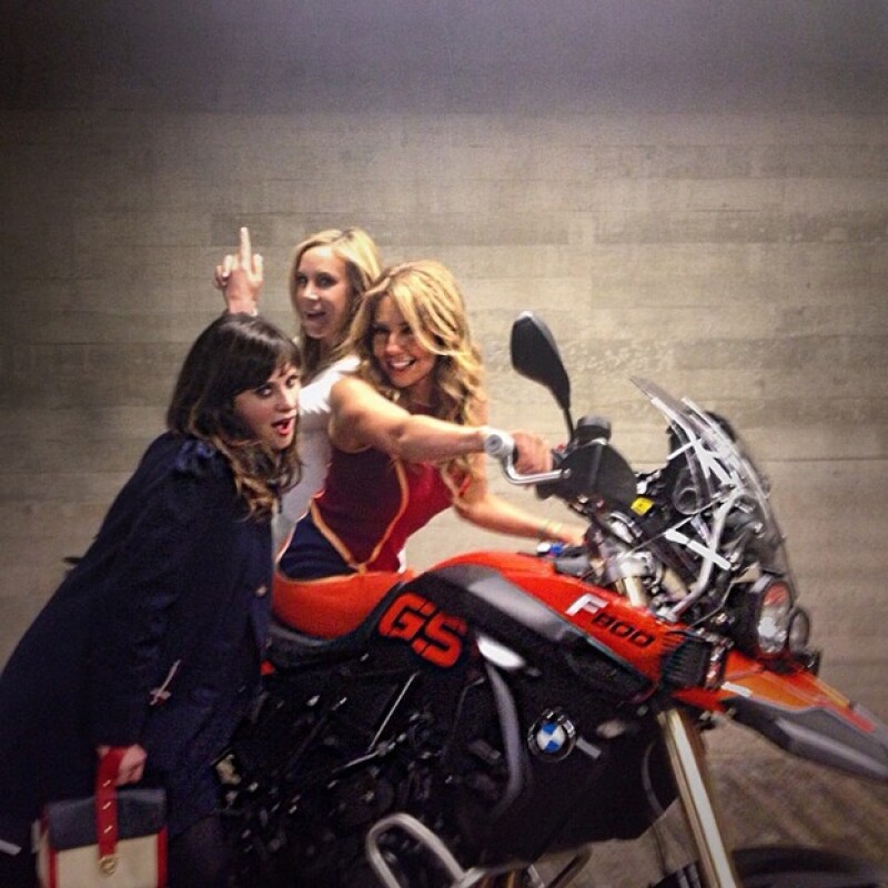 Zooey, Thalía y Dee Hilfiger, listas para la una noche de fiesta.