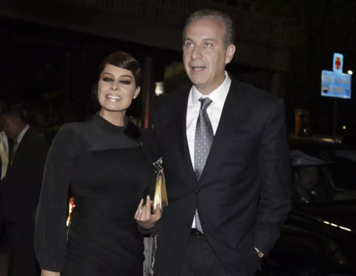 La actriz contraerá nupcias hoy con el abogado Juan Collado, la fiesta y ceremonia serán en el Colegio de las Vizcaínas y cantará Julio Iglesias.