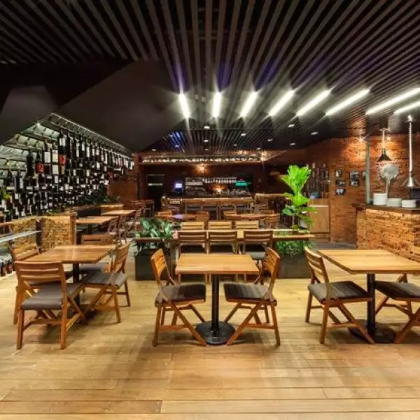  Restaurante 50 Friends 06