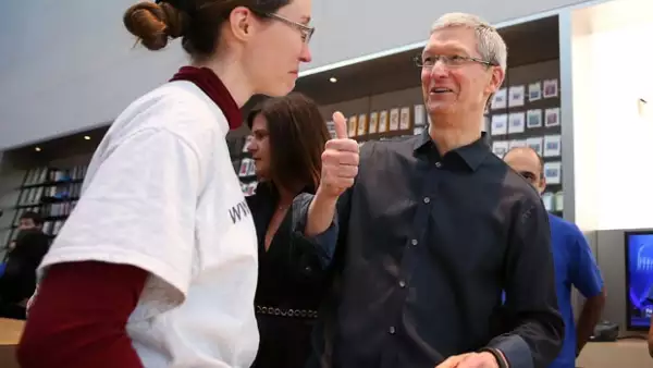 El CEO de Apple comenzó a recibir poco más de 100 followers por segundo luego de publicar por primera vez un mensaje en dicha red social.