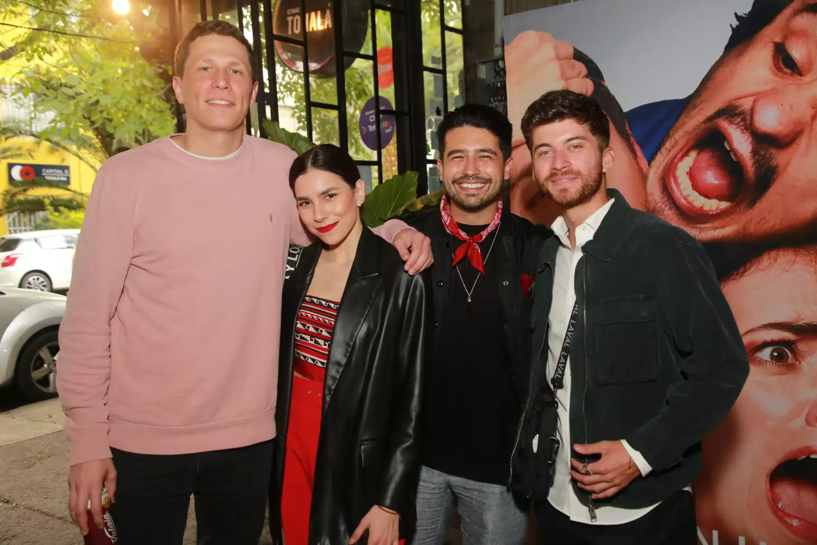 PREMIER COMO SOBREVIVIR SOLTERO