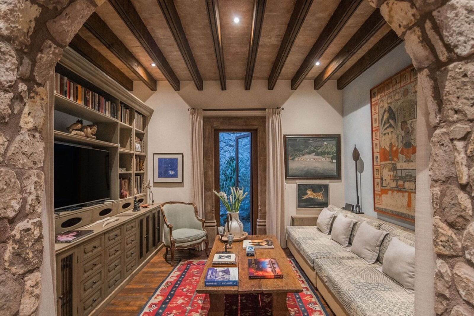 Cómo diseñar una casa estilo colonial de súper lujo