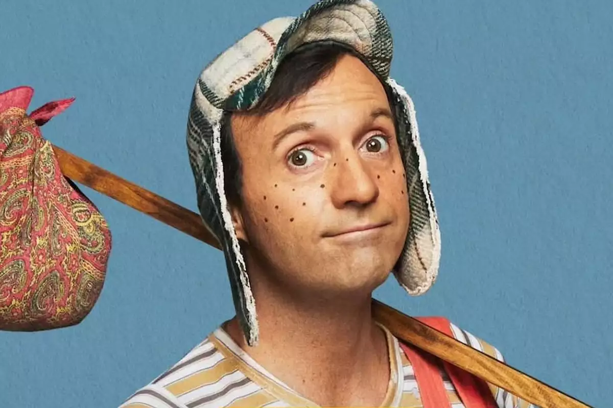 Pablo Cruz como El Chavo del 8 en la bioserie Chespirito: Sin querer queriendo