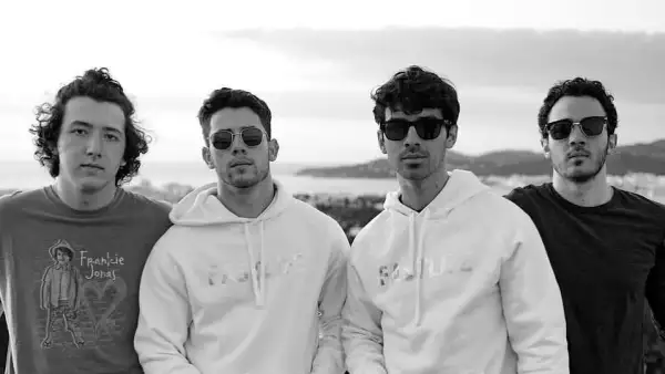 Jonas Brother.