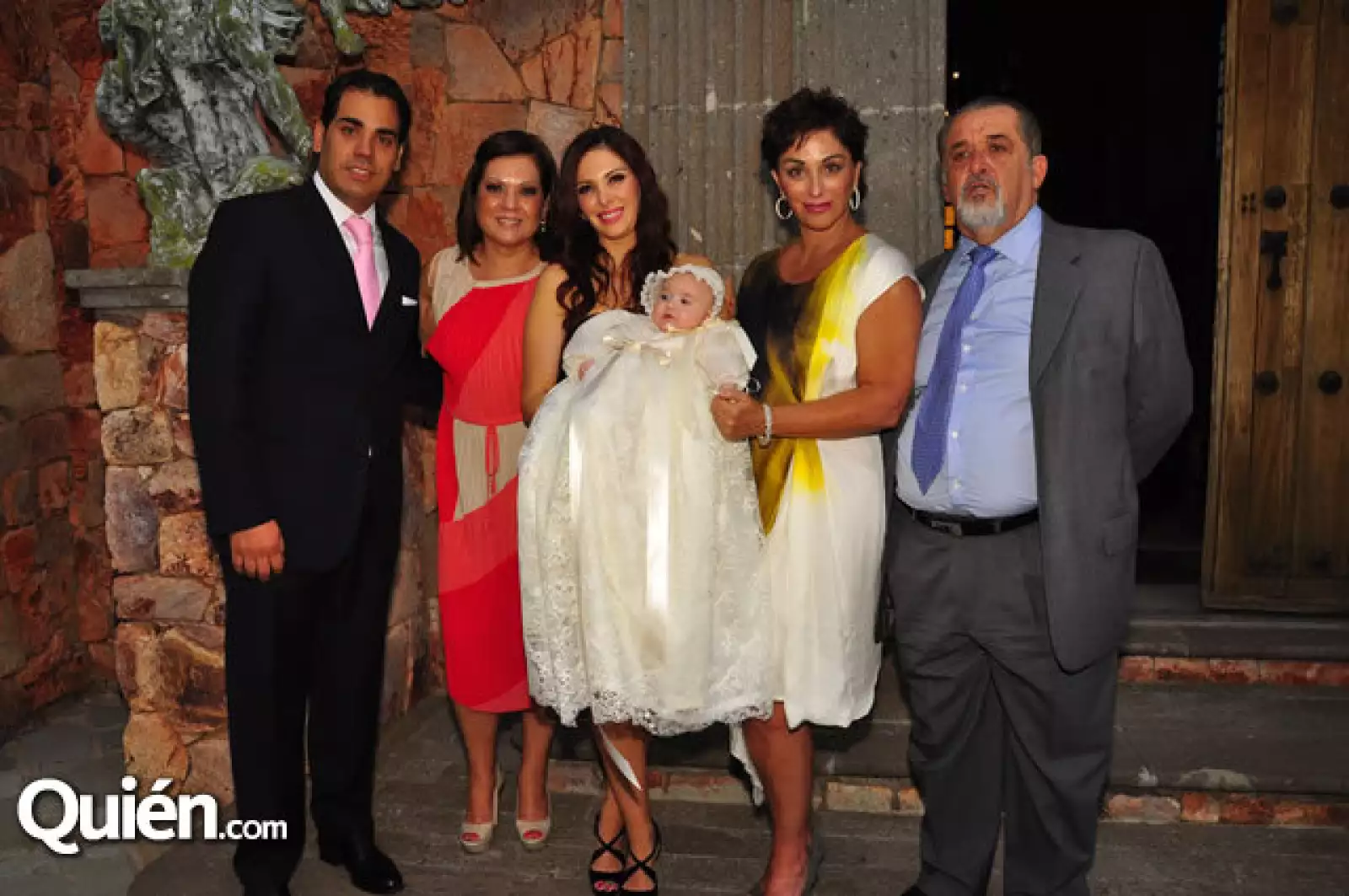 Javier Salgado, Susana González, Michelle Leaño, Patty Aceves, Gonzalo Leaño y María Martina Salgado Leaño