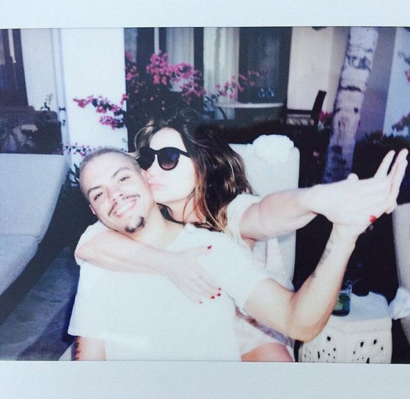 Tina Simpson también es muy cariñosa con el esposo de Ashlee, Evan Ross.