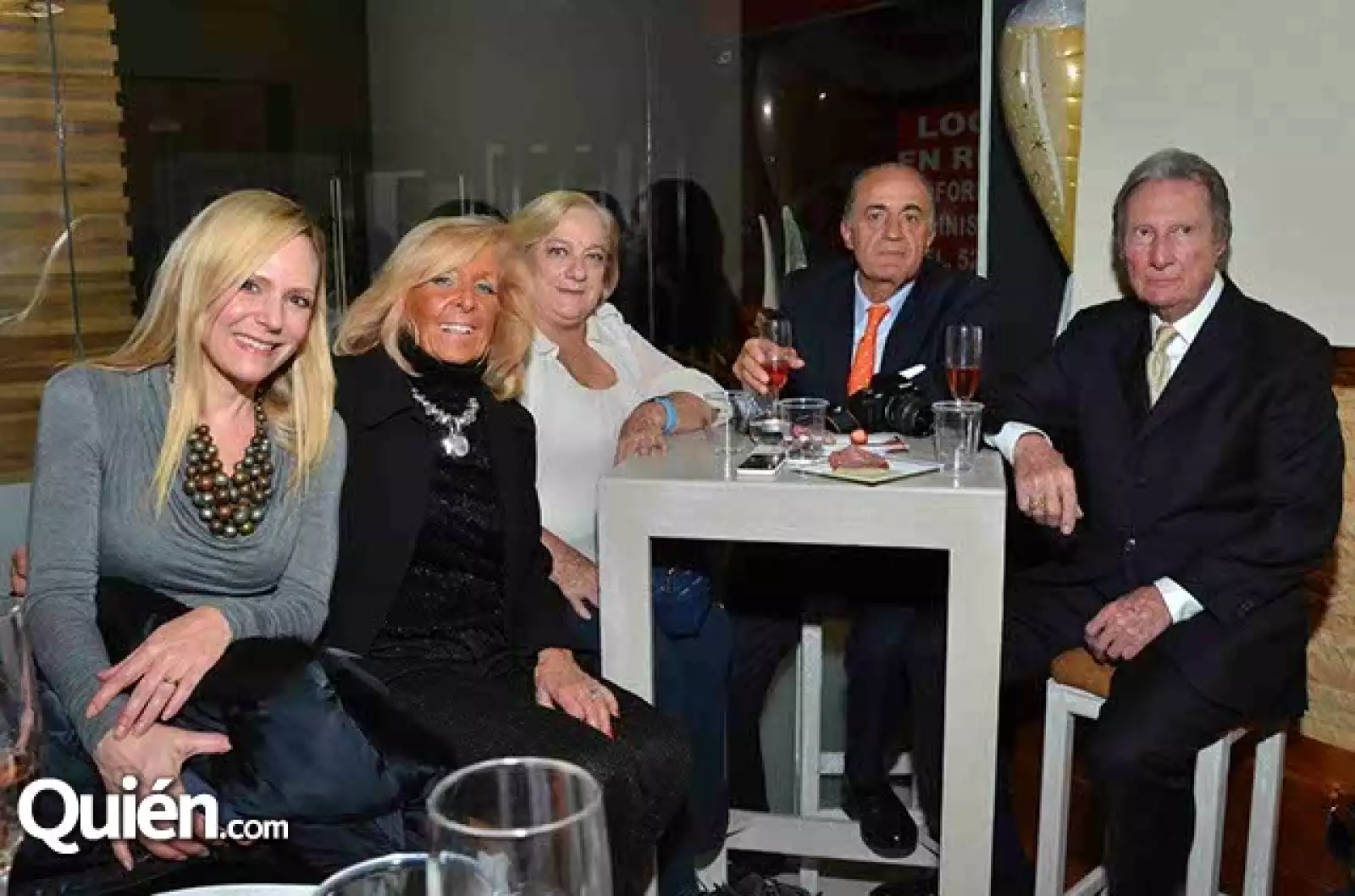 Adriana Fernández,con Ana Mary Álvarez y Chelo Sáez,Javier González y Carlos García.