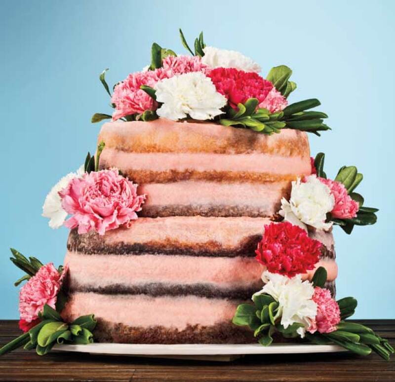 Pastel de vainilla con mousse de frambuesa