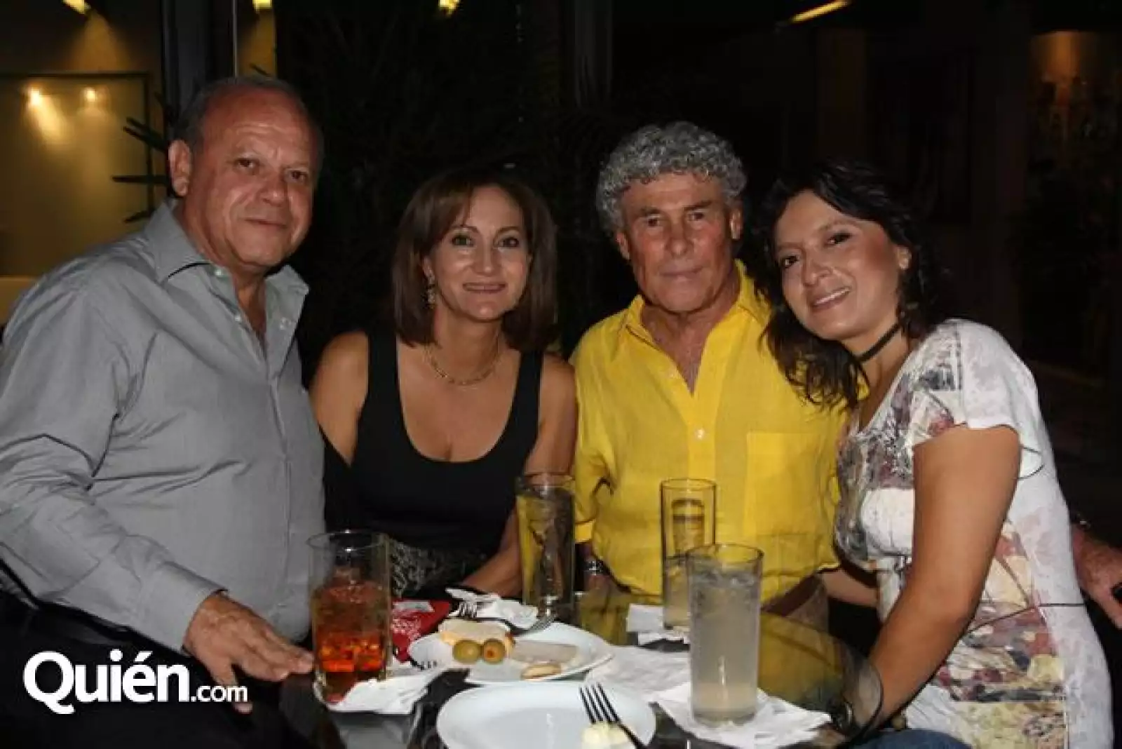 Francisco e Ileana Tinajero con Pepe Montes y Rosy Navarro