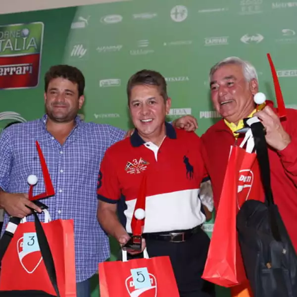 Los ganadores se llevaron regalos de varios patrocinadores.