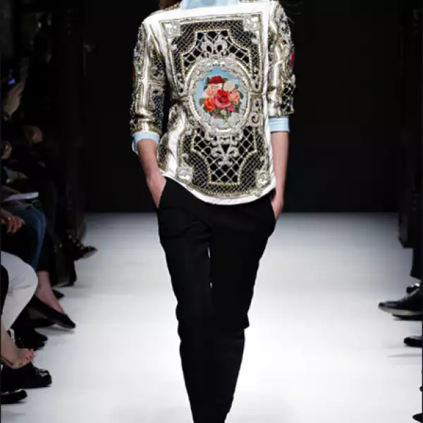 Balmain plasma motivos naturales con diferentes materiales.