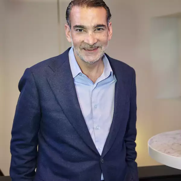 LUIS ARMANDO MELGAR.jpg