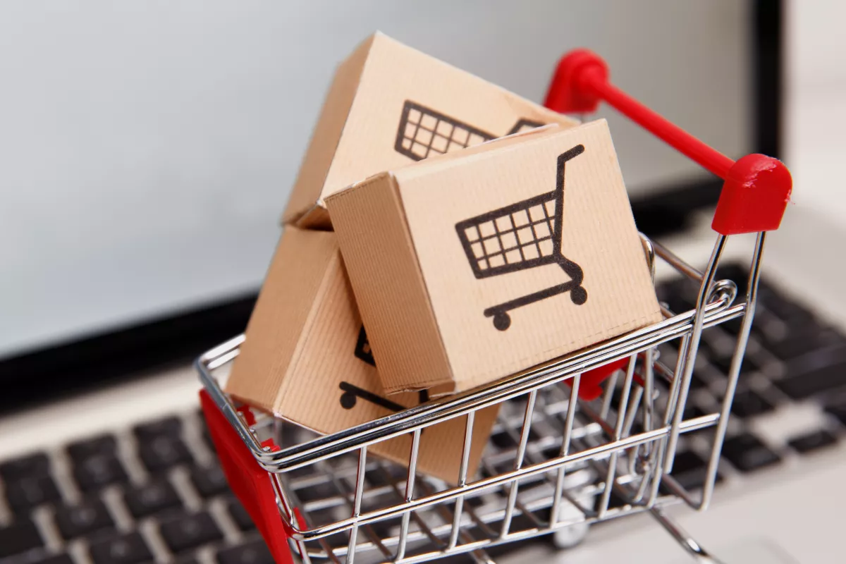 Walmart quiere mantener cautivos a los compradores que ya hacen el super en su e-commerce. (iStock)