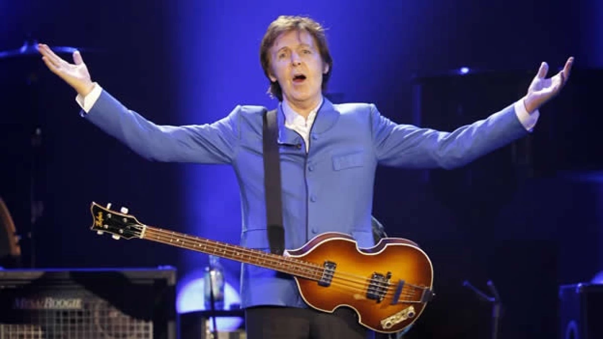McCartney en un concierto en paris