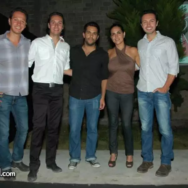 Luis González,Alejandro González,Ana Rubio,Juan Carlos González,Diego Coronado