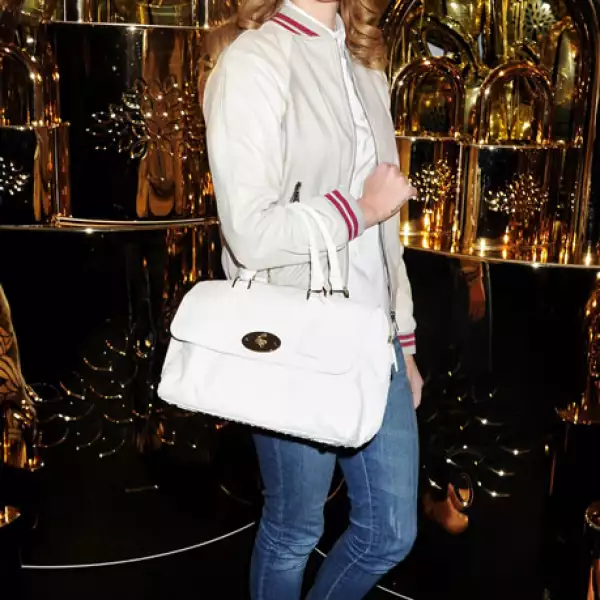 Lana del Rey inspiró a la marca Mulberry para crear una bolsa en su nombre.