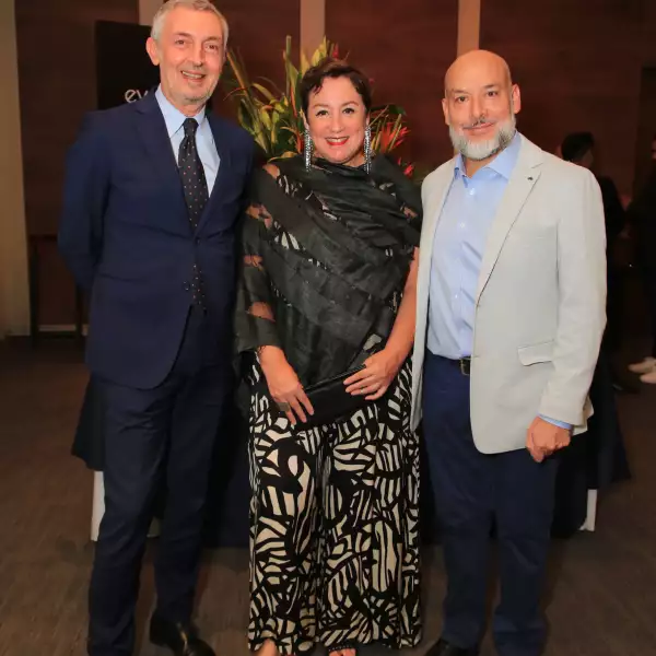 Luigui de Chiara, Beatriz Sánchez Muñoz y Pablo Aravena 