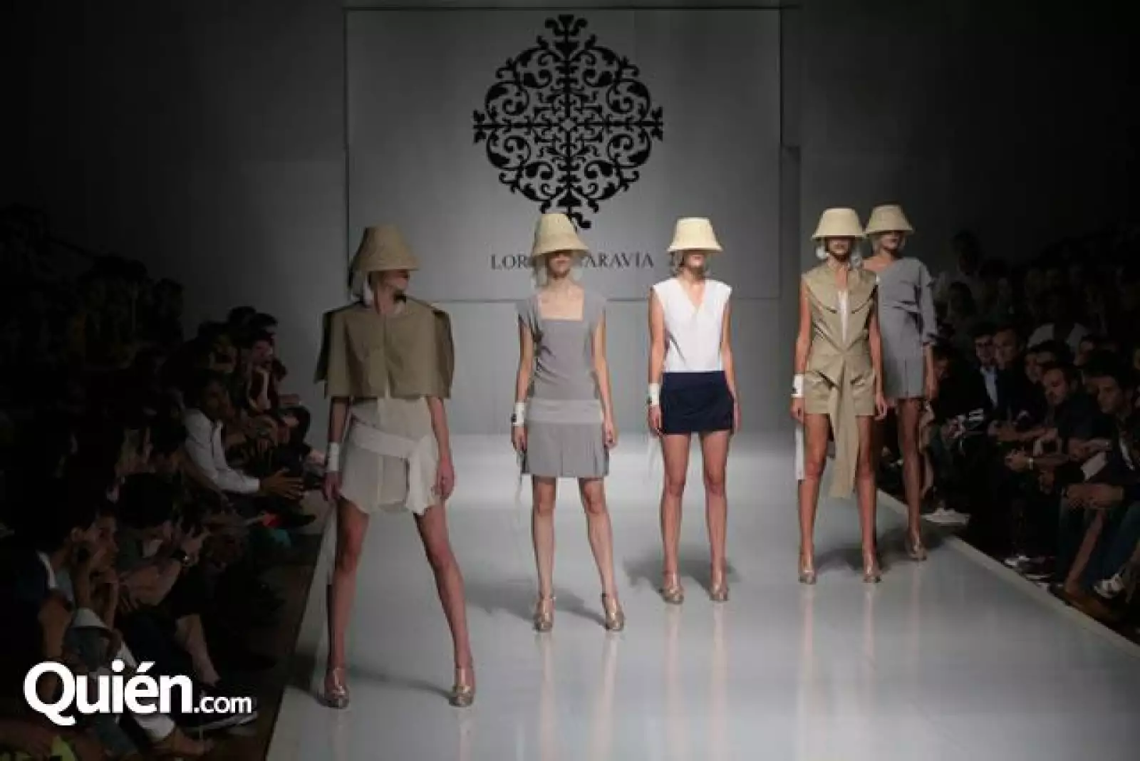 IDM Desfile Lorena Saravia