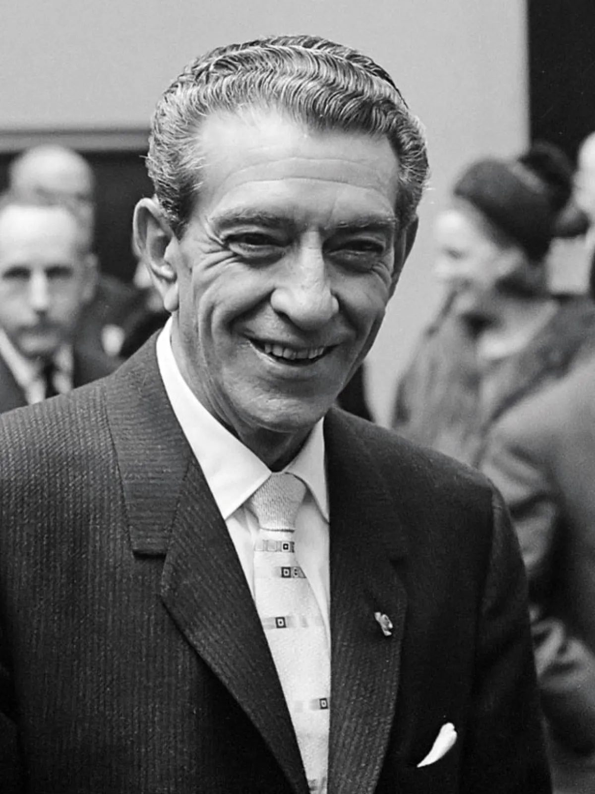 Adolfo López Mateos durante la inauguración del autódromo.