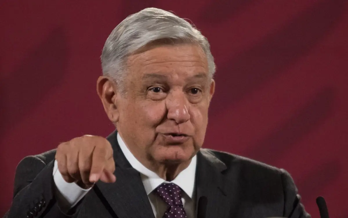 El Presidente Andrés Manuel López Obrador en la tradicional conferencia de todas las mañanas, respondió las preguntas de los reporteros, en el salón tesorería de Palacio Nacional. Con el, el Secretario de Educación, Esteban Moctezuma Barragán.