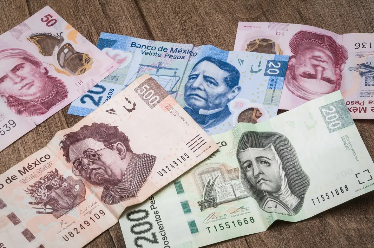 20, 50, 200 and 500 mexican pesos bills.