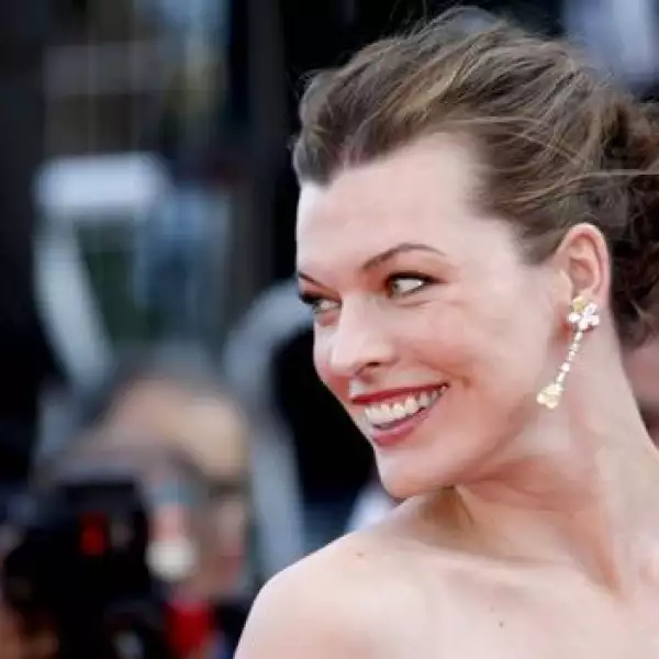 La actriz Milla Jovovich en Cannes