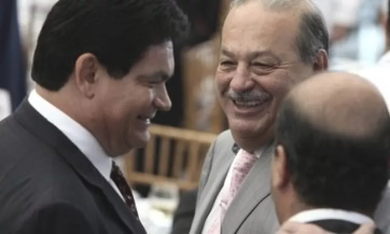 IDEAL, de Carlos Slim, dijo que fijó en 22 pesos el precio mínimo por acción de la oferta pública mixta global por hasta 9,200 mdp. (Foto: AP)
