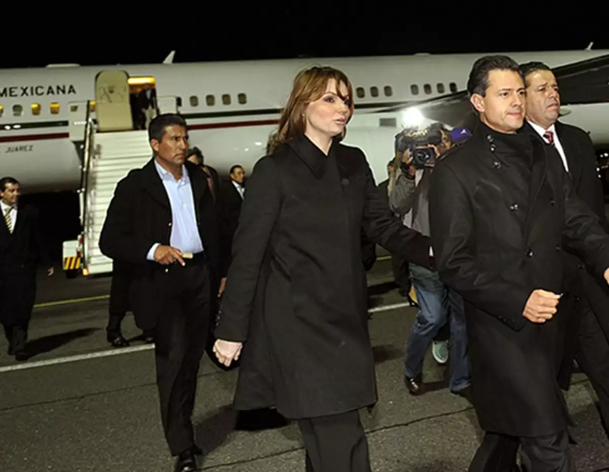 Un cinturón y un accesorio hubieran elevado su elección y la hubieran ayudado a lucir más pulida.