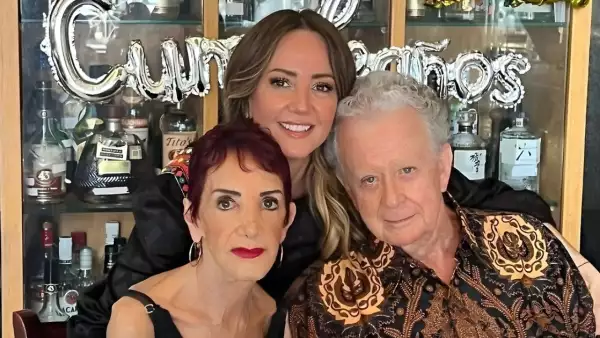 Andrea Legarreta, Juan Legarreta e Isabel Martínez